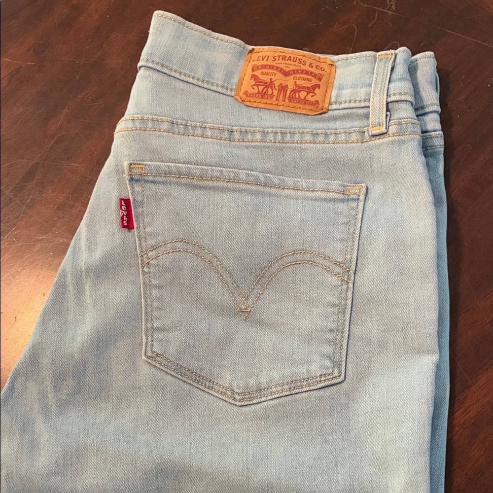 Light Blue Levi’s - Picture 5 of 6